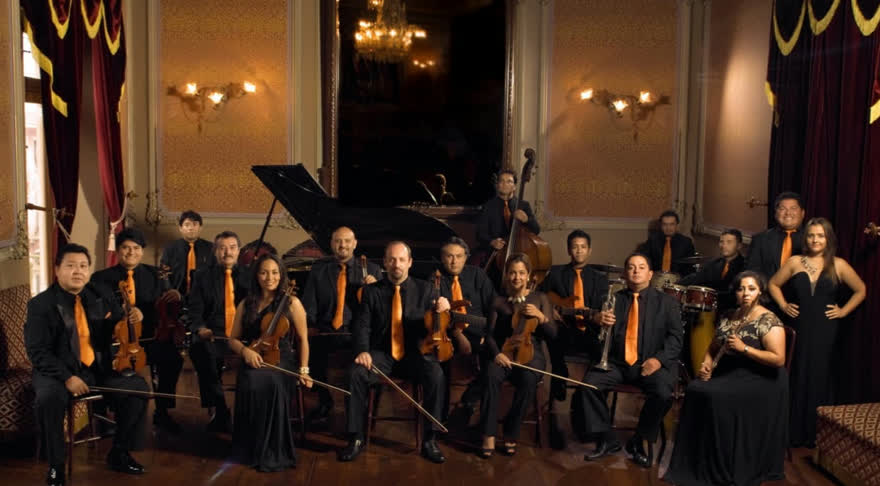 La orquesta durante una presentación